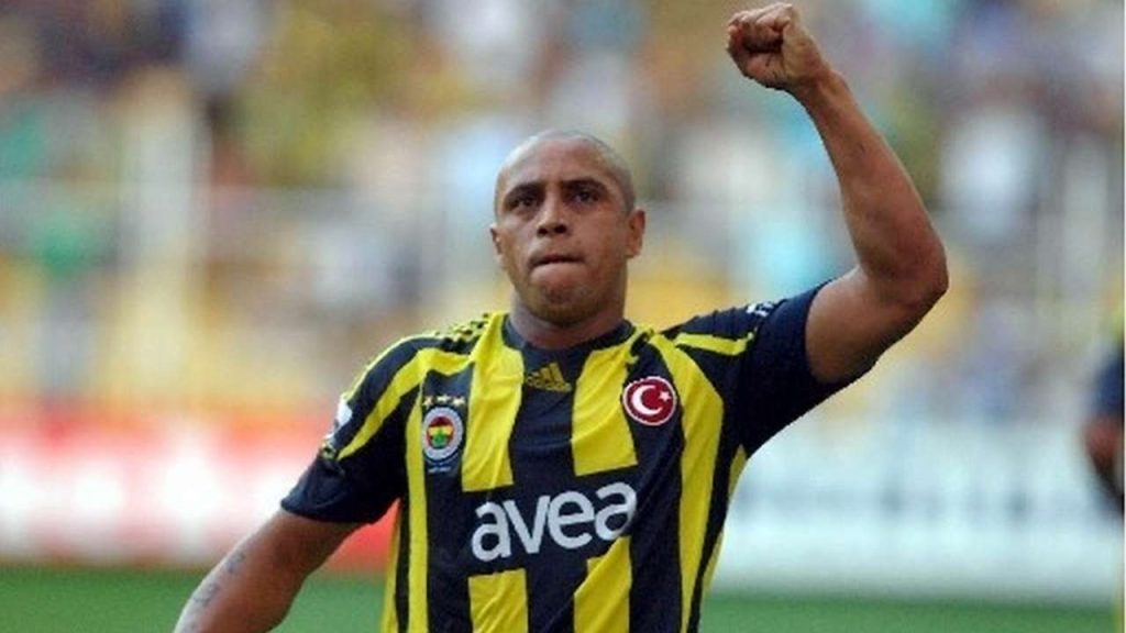 Roberto Carlos Tiểu sử | Gia đình | Sự nghiệp | Giá trị ròng - Sportslibro.com