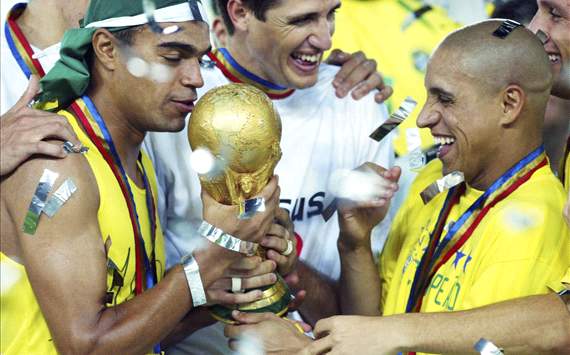 Roberto Carlos Tiểu sử | Gia đình | Sự nghiệp | Giá trị ròng - Sportslibro.com