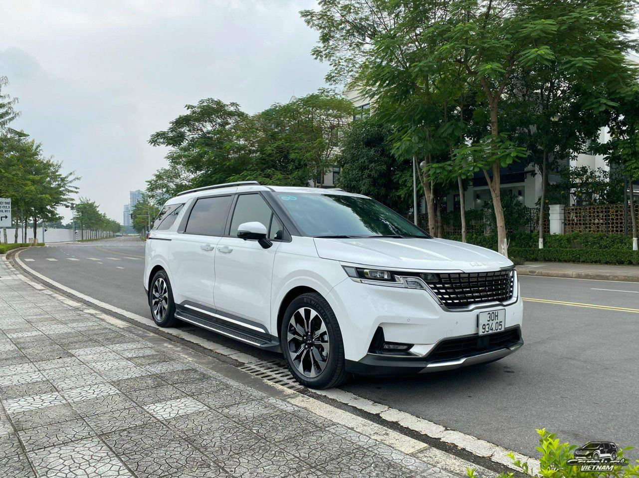 Thuê xe Carnival TPHCM