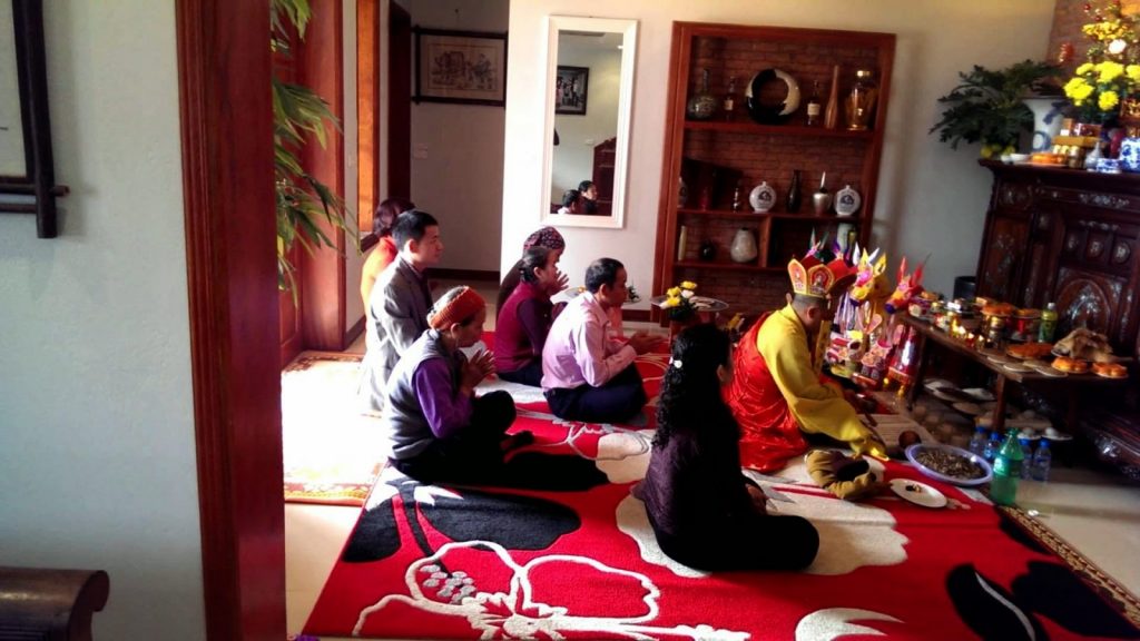 Sự nhập thể là gì? Bạn nên chuẩn bị gì khi vào nhà?