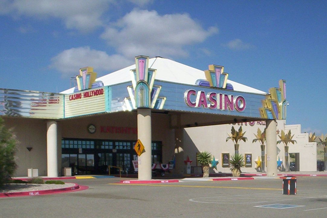 Sòng bạc San Felipe Hollywood ở Albuquerque NM | Sòng bạc Hollywood, Địa điểm tổ chức buổi hòa nhạc, Sòng bạc