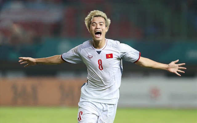 Văn Toàn bán đấu giá áo đấu để ủng hộ Hải Dương chống COVID-19 | VTV.VN