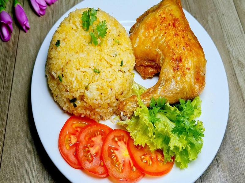 Mơ thấy ăn cơm - Tìm hiểu ý nghĩa và điềm báo của giấc mơ