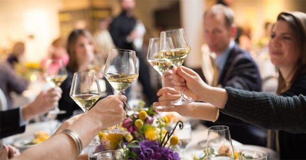 Tiệc cuối năm là gì? Có ý nghĩa gì? Danh sách kiểm tra cho bữa tiệc cuối năm