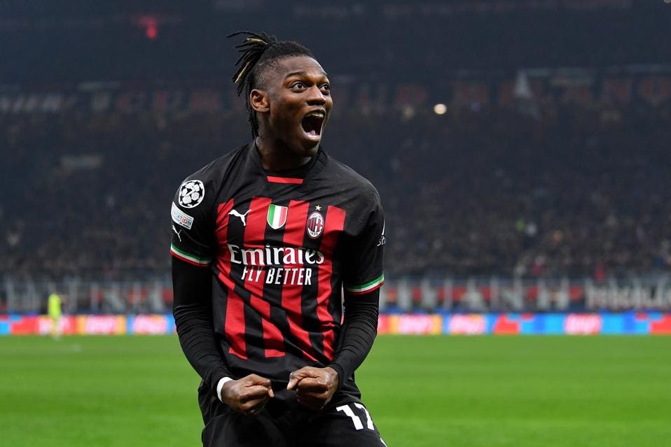 Ngôi sao người Bồ Đào Nha Rafael Leao ký hợp đồng mới với AC Milan