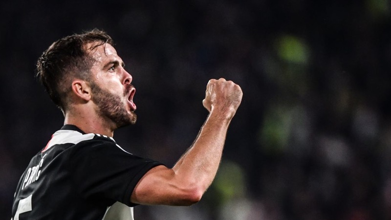Cầu thủ Miralem Pjanic - Cái tên tài hoa và sai lầm khó đỡ
