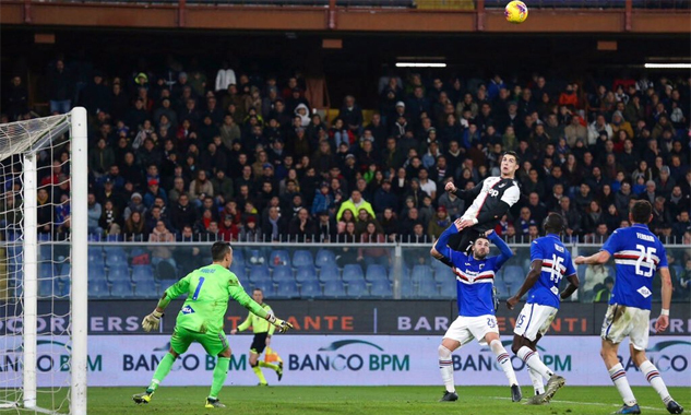 Kỹ thuật nhảy cao chuyên nghiệp như cầu thủ bóng đá Ronaldo