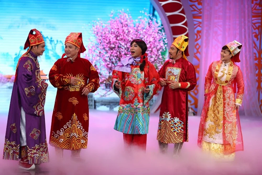 Photo] Hình ảnh "nóng" của Thần Táo đêm giao thừa 2016 | Việt Nam+ (Việt NamPlus)