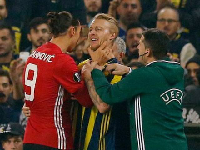 Cách giữ bình tĩnh khi chơi bóng đá – Bẫy tâm lý và cách kiểm soát chúng