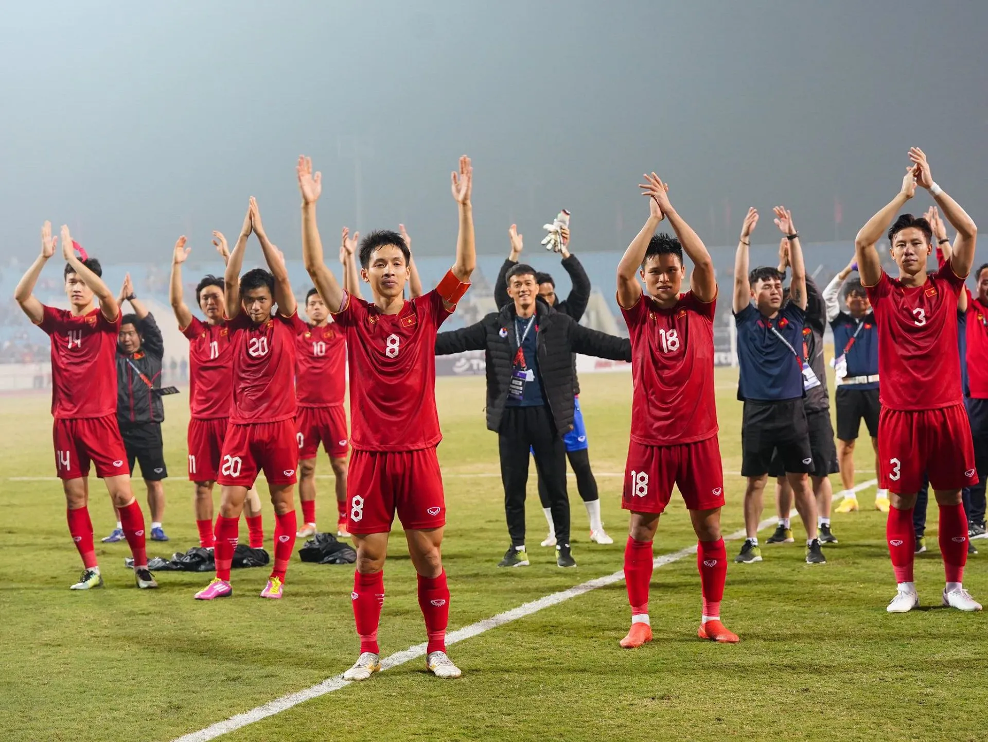 Bóng đá là gì? Tại sao bóng đá lại phổ biến đến vậy?