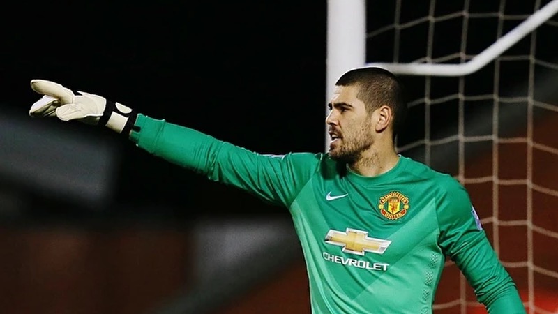Cái tên này cũng từng chơi cho MU nhưng không thành công. Thủ môn Victor Valdes - Huyền thoại bị xem thường