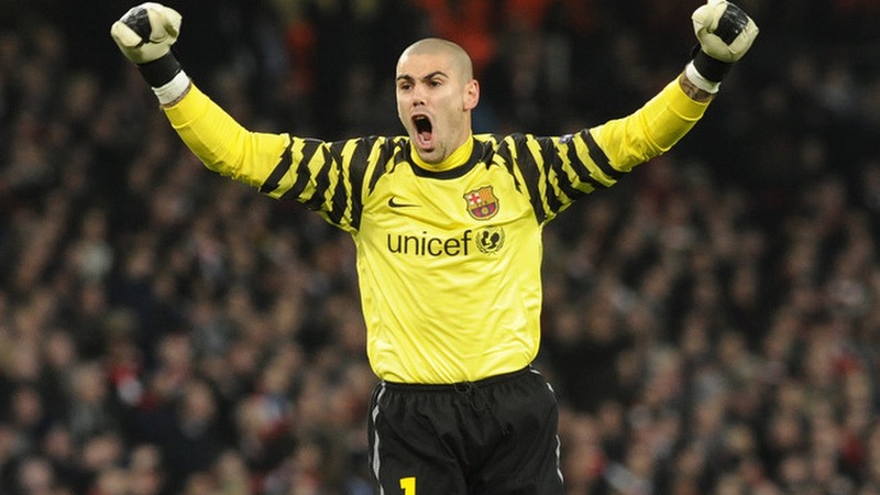 Luôn bị coi là cái tên yếu trong suốt sự nghiệp của mình. Thủ môn Victor Valdes - Huyền thoại bị xem thường