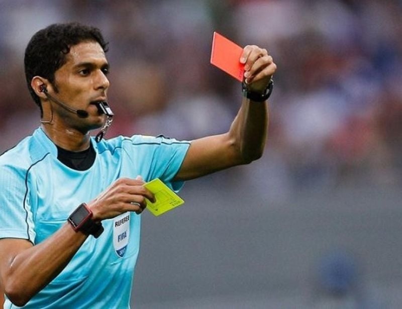 Thẻ vàng và thẻ đỏ trong bóng đá là gì? Ý nghĩa và tính toán | Sport9 Việt Nam