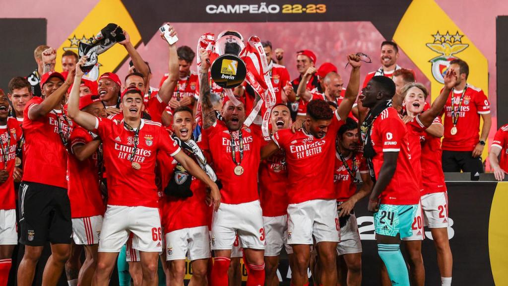 BENFICA CAMPEÃO: 27 novos campeões, dois tetra (mais Otamendi) | MAISFUTEBOL