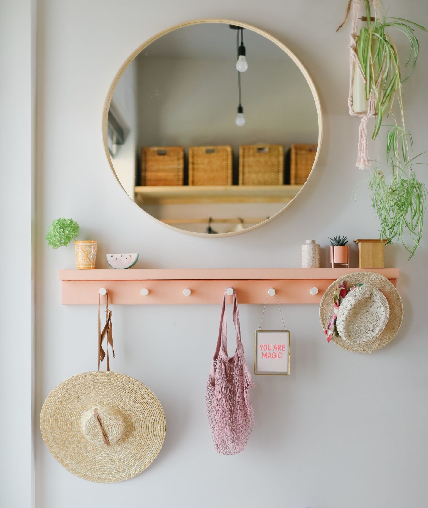 Nên đặt gương ở đâu trong nhà? 6 vị trí đặt gương tốt cho gia chủ - Vua Nệm