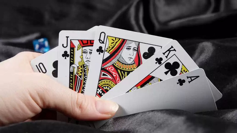 River trong Poker là gì? Người chơi nên làm gì trong Poker River