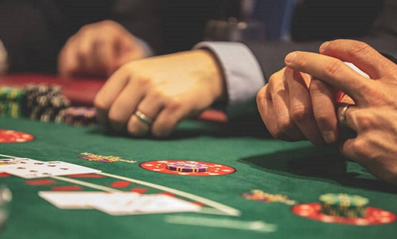 River trong Poker là gì? Người chơi nên làm gì trong Poker River