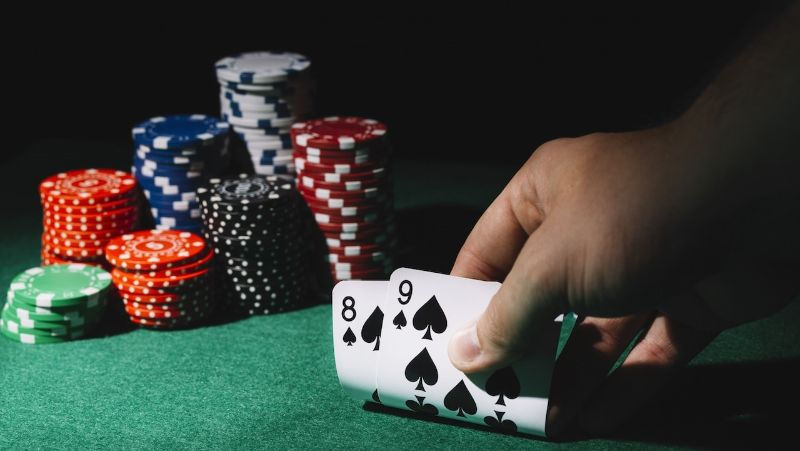 River trong Poker là gì? Người chơi nên làm gì trong Poker River