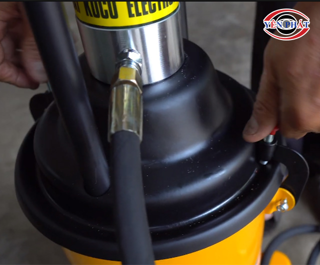 Cách sử dụng bơm mỡ bằng tay: Chuẩn xác, Đúng kỹ thuật