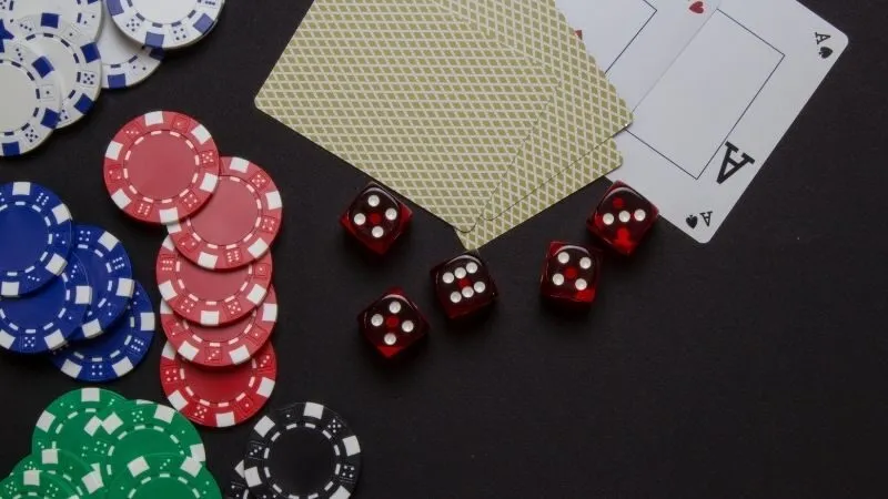 Luật chơi Poker – Hướng dẫn dễ dàng cho người mới bắt đầu