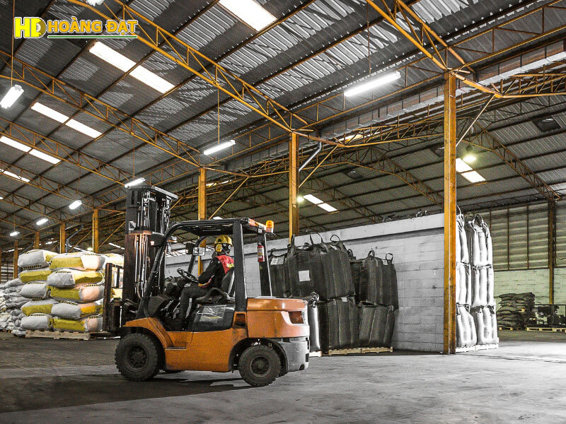 Bảng giá thuê xe nâng mới nhất hiện nay