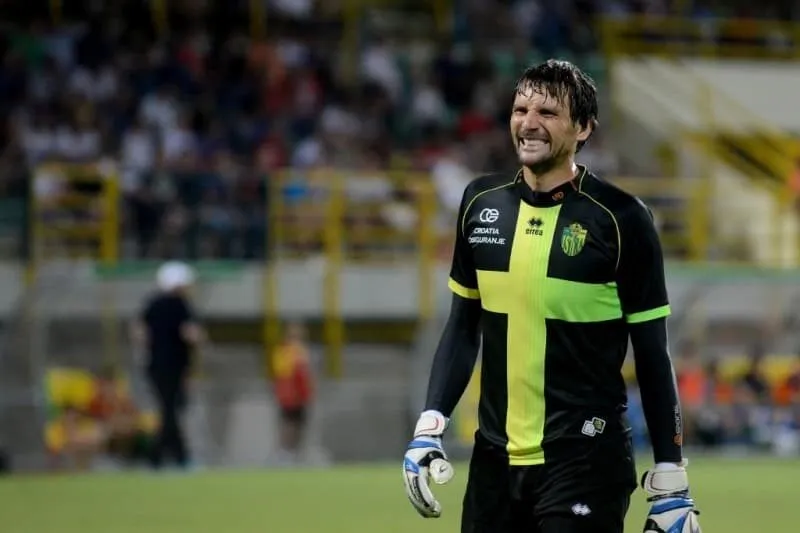 TOP 5 cầu thủ cao nhất thế giới trong lịch sử bóng đá