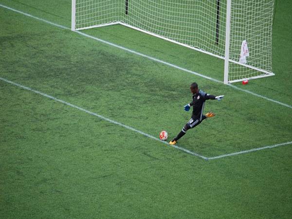 Giải thích chi tiết về bóng chết trong môn thể thao vua