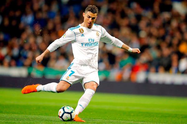 Hướng dẫn sút bóng bằng mu chính diện chuẩn, hiệu quả