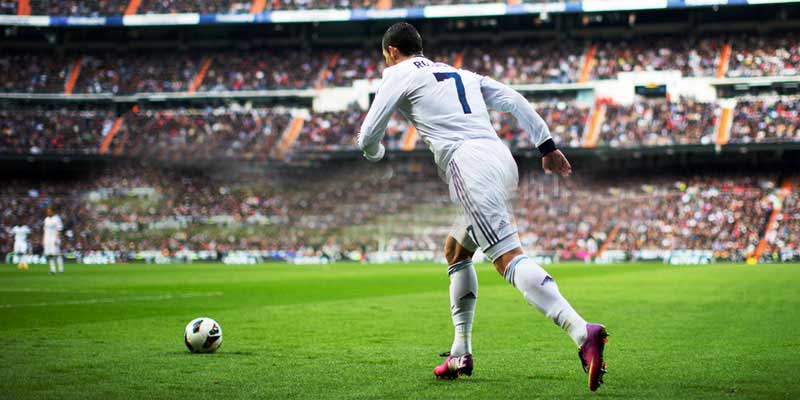 Kỹ thuật đá chính xác mà người chơi phải thành thạo