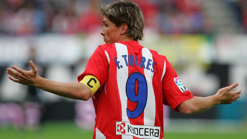 Anh từng lập kỷ lục là đội trưởng trẻ nhất của Atletico Madrid. Anh từng gây kỷ lục là đội trưởng trẻ nhất của Atletico Madrid