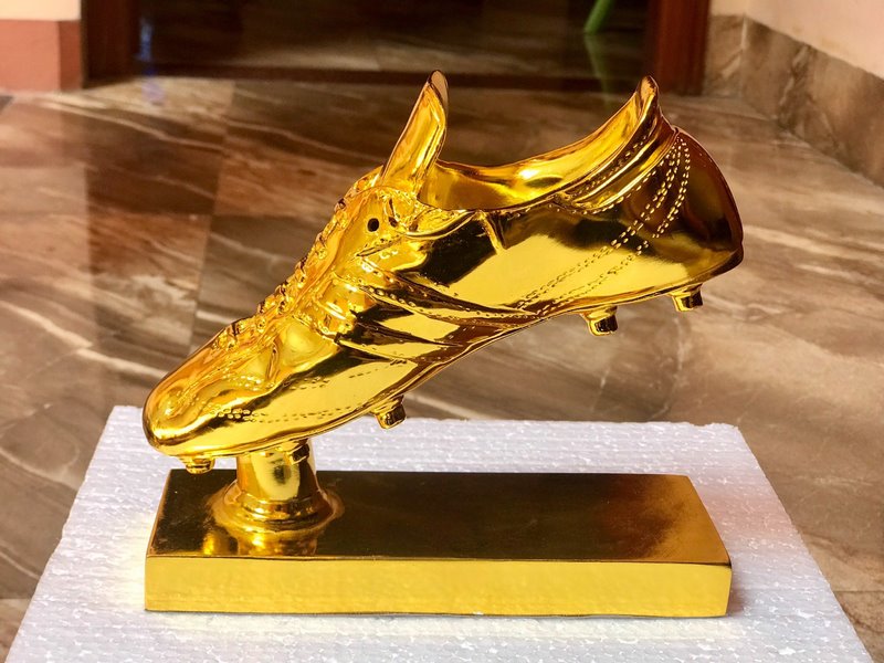 Giải thưởng Chiếc giày vàng mà các cầu thủ luôn khao khát là gì?