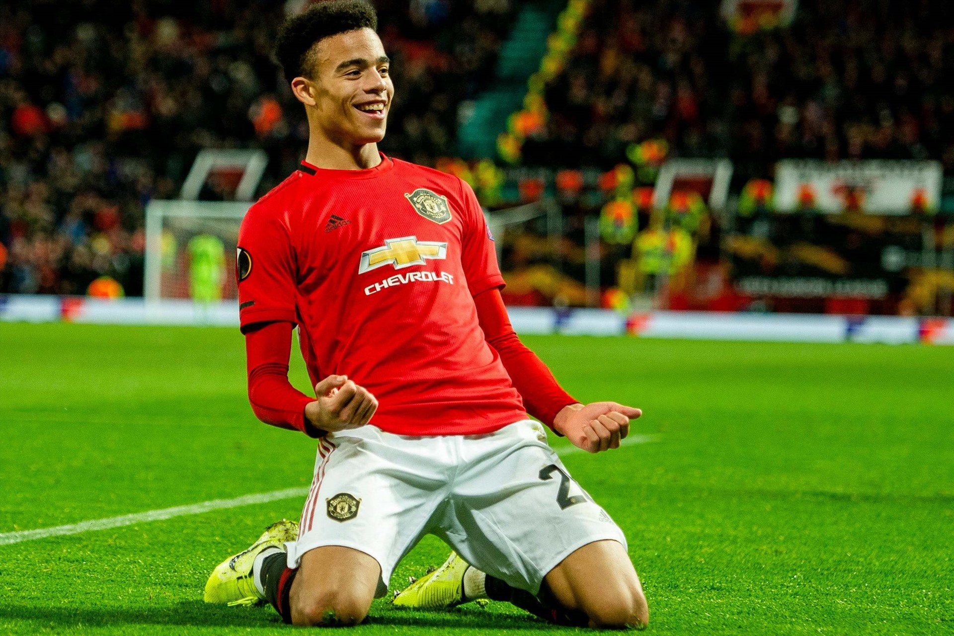 Mason Greenwood tỏa sáng tại Manchester United: 'súng đôi' không biết sợ hãi