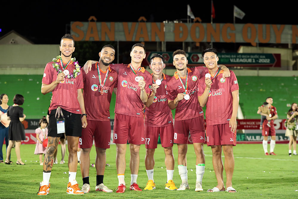 Đội bóng đá TopenLand Bình Định đối mặt với nguy cơ giải thể vì nợ 'khủng'