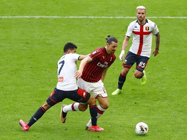 Tiền Đạo Cắm Là Gì? Vai Trò Của Tiền Đạo Cắm Trong Đội Bóng