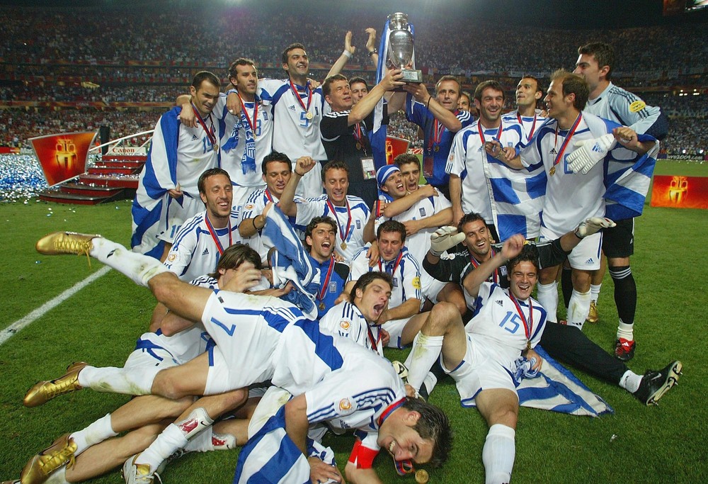18 năm sau chiến thắng Euro 2004 của Hy Lạp, khi những 'kẻ vô đạo đức' trở thành thần thánh