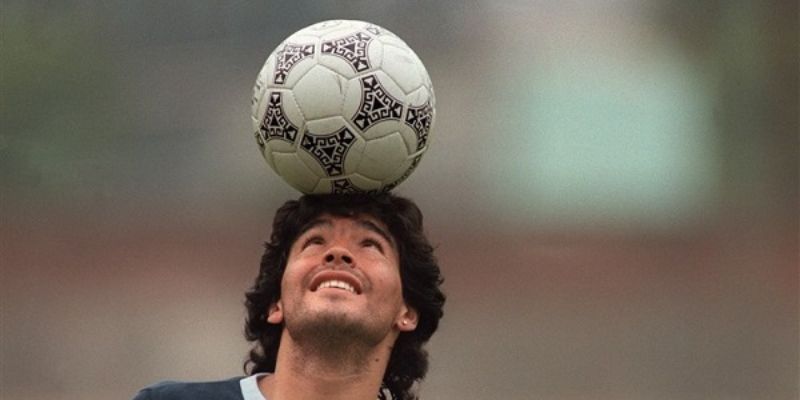 Tiểu sử Diego Maradona - từ cậu bé nghèo trở thành "tiền đạo vàng"