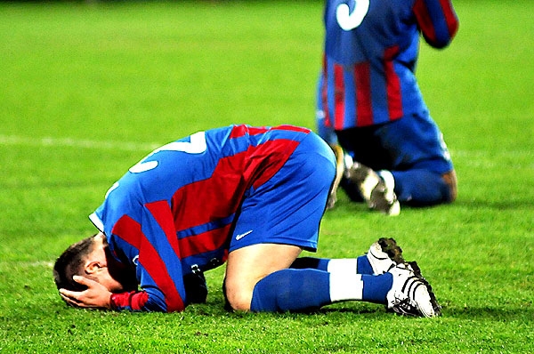 Phản Lưới Nhà Là Gì? Đá Phản Lưới Nhà Bàn Thắng Tính Cho Ai?