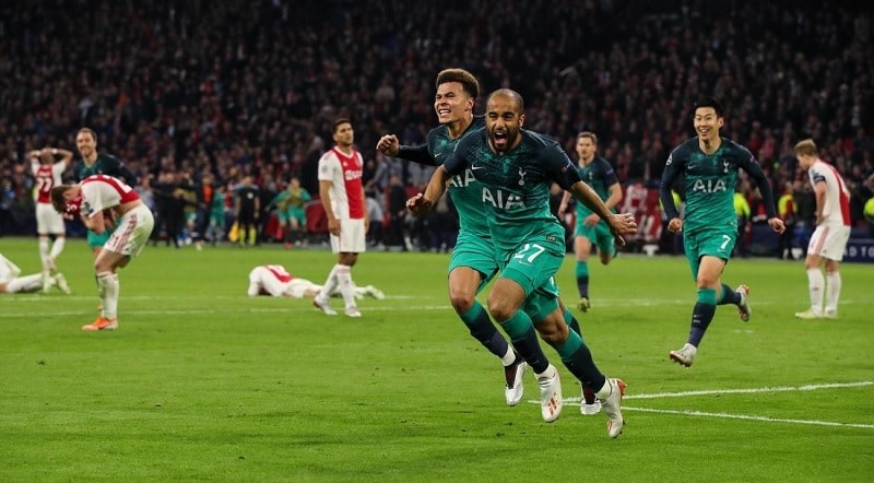 Luật hai bàn thắng là gì? Luật hai bàn thắng được sử dụng rộng rãi trong bóng đá.