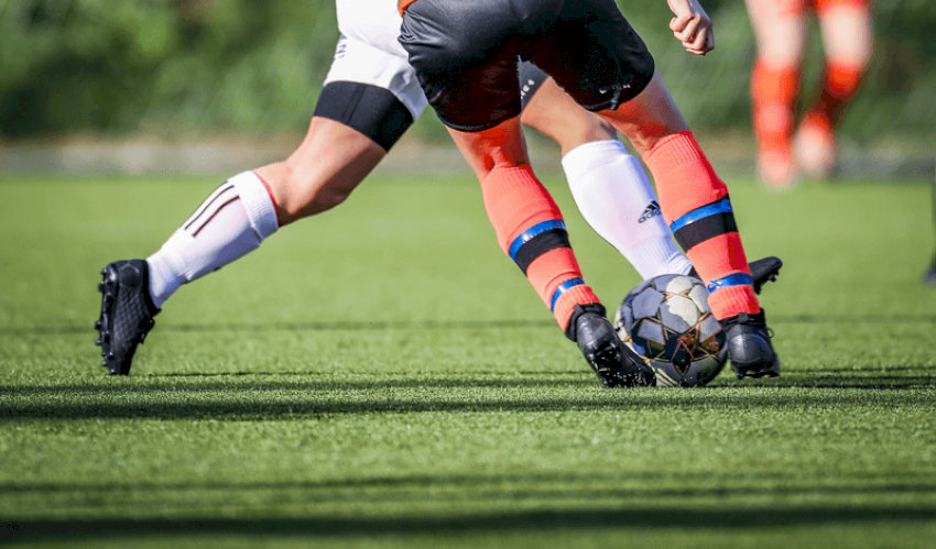 Kỹ thuật rê bóng cơ bản của Ronaldo và Messi