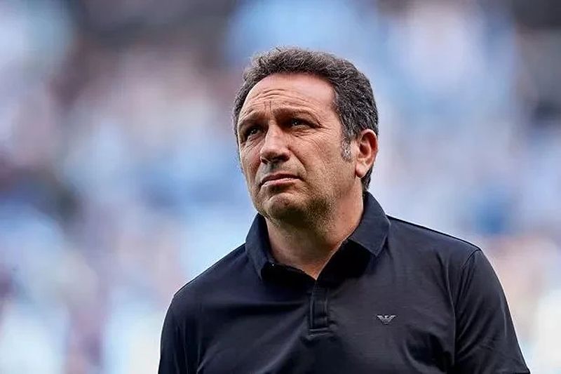 Tiền đạo thuận chân trái xuất sắc nhất lịch sử bóng đá - Valencia Việt Nam