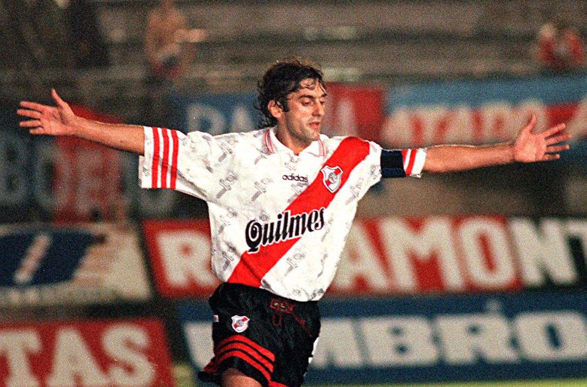 2C7G6LZHR5C33F4VCXGD5MMIVM Top +10 Cầu Thủ Uruguay Nổi Tiếng & Đá Hay Nhất Mọi Thời Đại