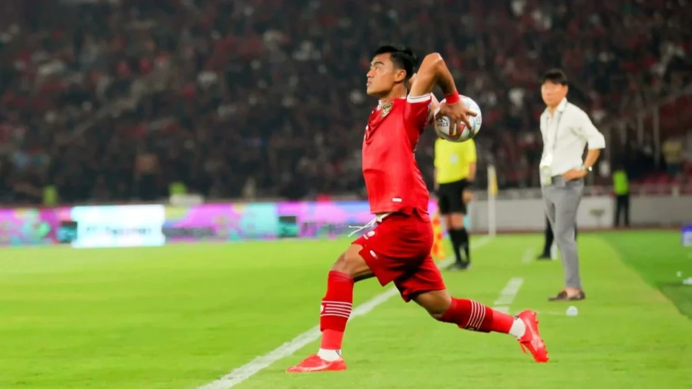 Khám Phá Kỹ Thuật Ném Biên Trong Bóng Đá Và Cách Thực Hiện