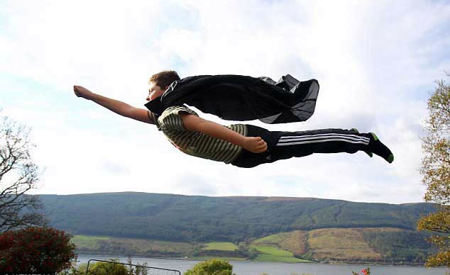 Bay như siêu nhân